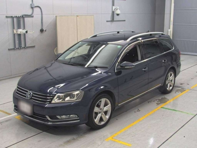 VOLKSWAGEN PASSAT VARIANT 2012