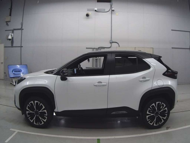 TOYOTA YARIS CROSS 2025