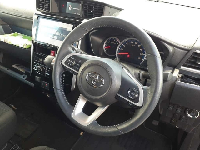 TOYOTA ROOMY 2021