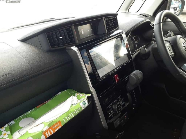 TOYOTA ROOMY 2021