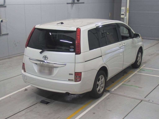 TOYOTA ISIS 2010