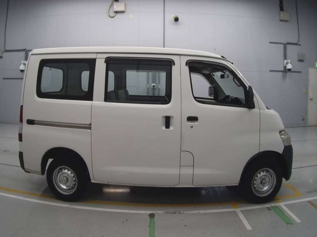 TOYOTA TOWN ACE VAN 2017