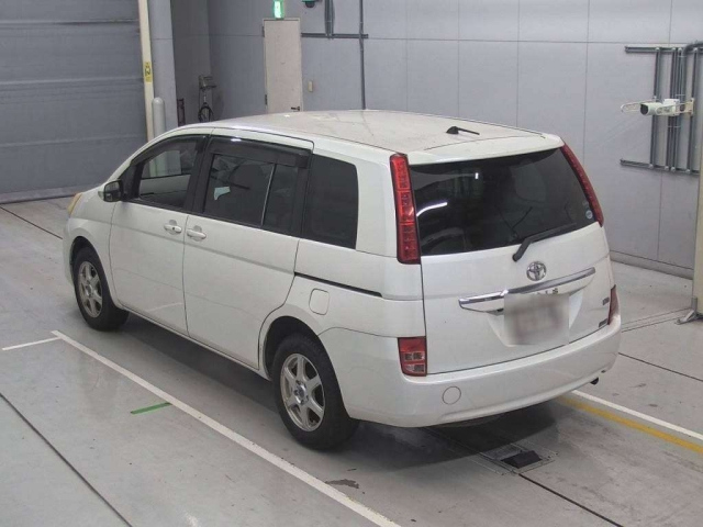 TOYOTA ISIS 2010