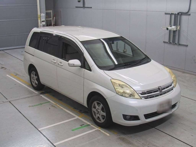 TOYOTA ISIS 2010
