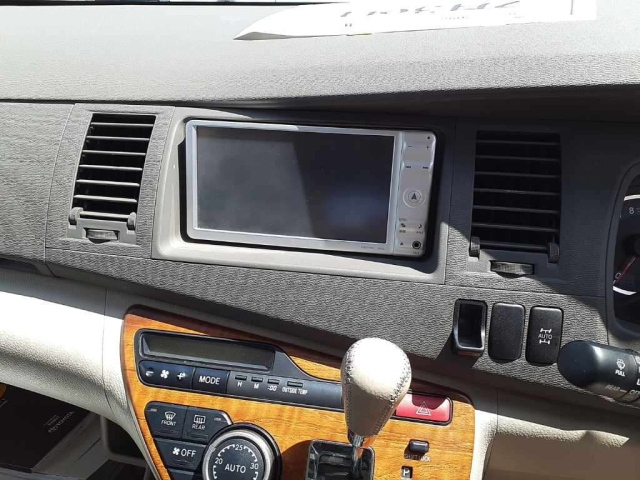 TOYOTA ISIS 2010