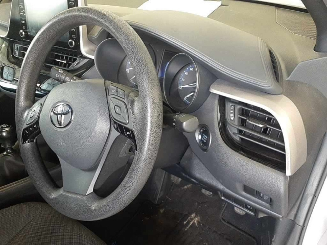 TOYOTA C-HR 2020
