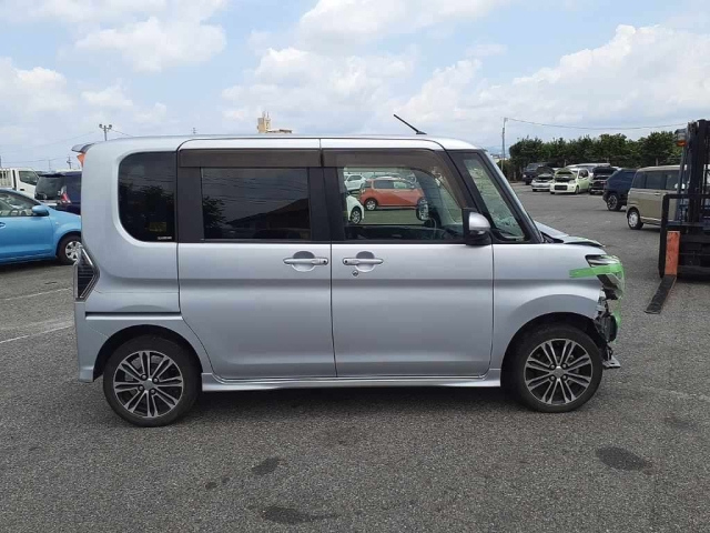 DAIHATSU TANTO 2018