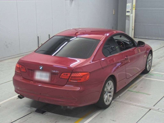 BMW 3 SERIES 2010