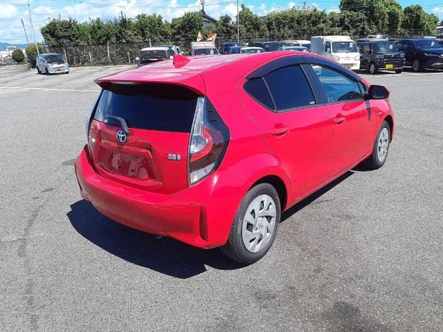 TOYOTA AQUA 2019