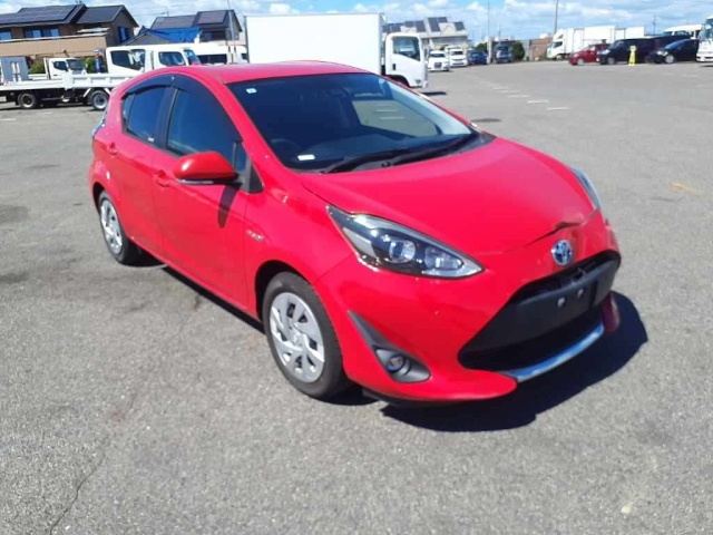 TOYOTA AQUA 2019