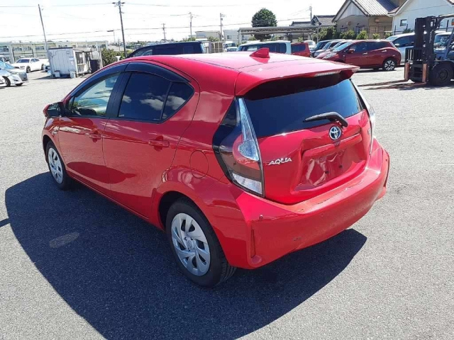 TOYOTA AQUA 2019