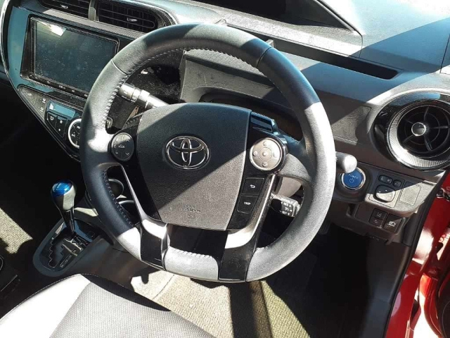 TOYOTA AQUA 2019