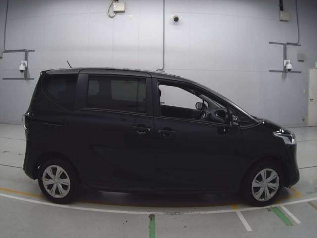 TOYOTA SIENTA 2021