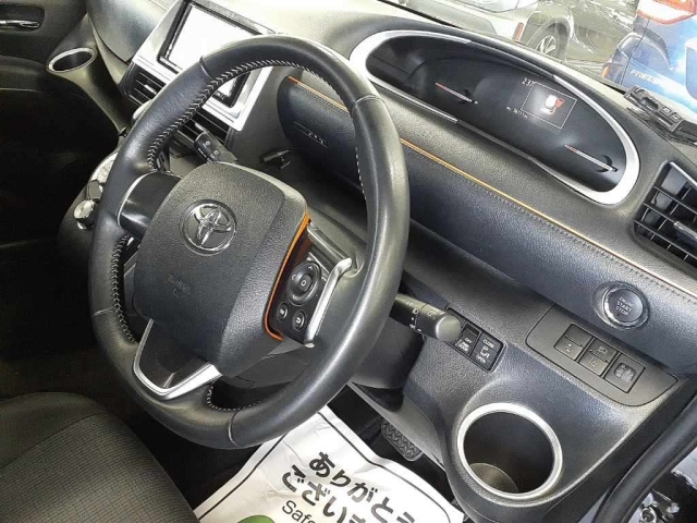 TOYOTA SIENTA 2021