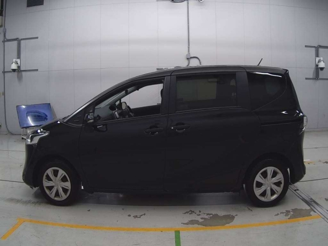 TOYOTA SIENTA 2021