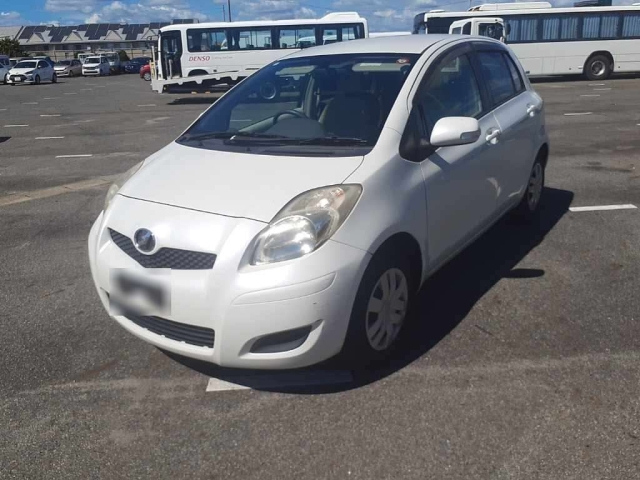 TOYOTA VITZ 2010