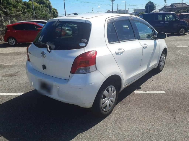 TOYOTA VITZ 2010