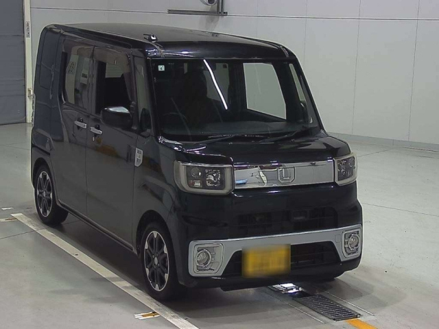 DAIHATSU WAKE 2015