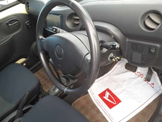DAIHATSU ESSE 2010