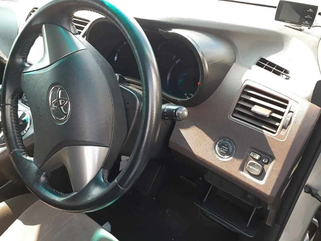 TOYOTA MARK X ZIO 2009