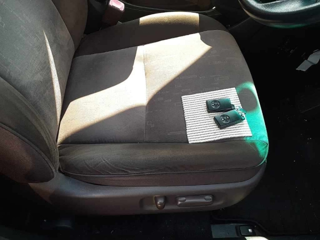 TOYOTA MARK X ZIO 2009