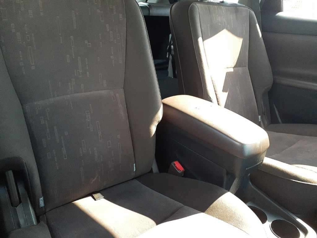 TOYOTA MARK X ZIO 2009
