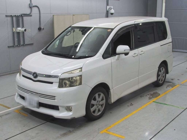TOYOTA VOXY 2008