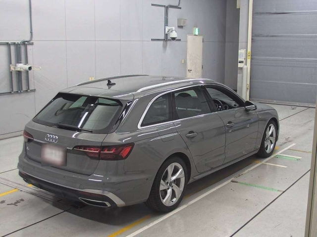AUDI A4 2021