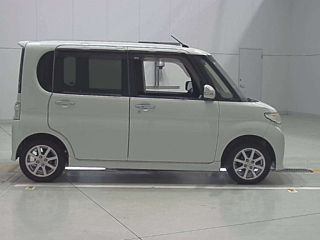 DAIHATSU TANTO 2012