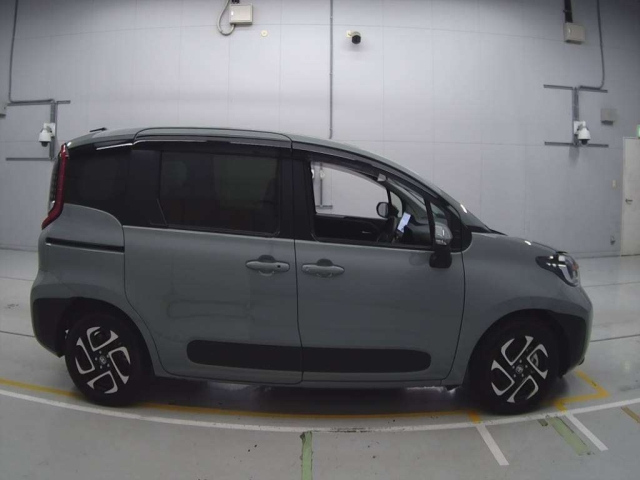 TOYOTA SIENTA 2023
