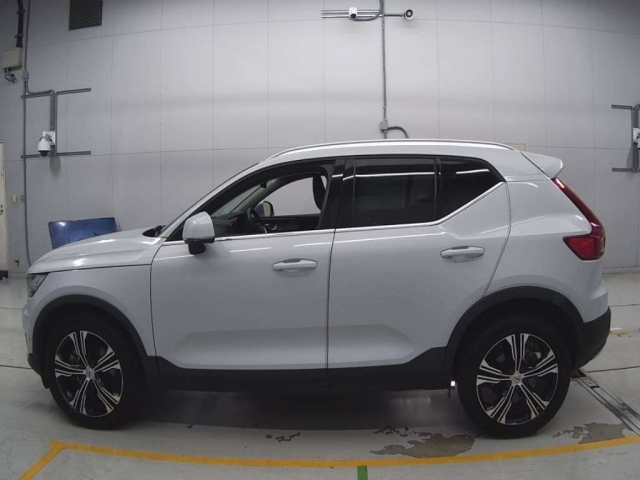VOLVO XC40 2020