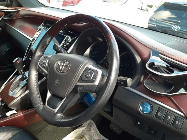 TOYOTA HARRIER 2014