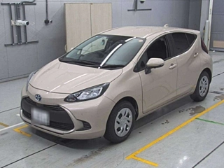 TOYOTA AQUA 2025