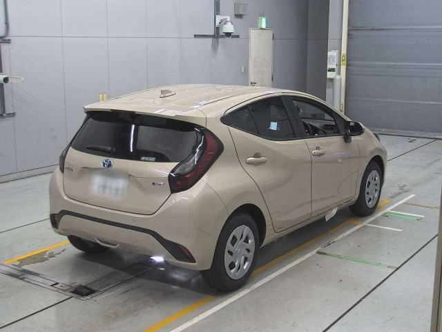 TOYOTA AQUA 2025