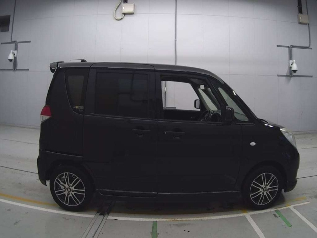 MITSUBISHI DELICA D2 2014