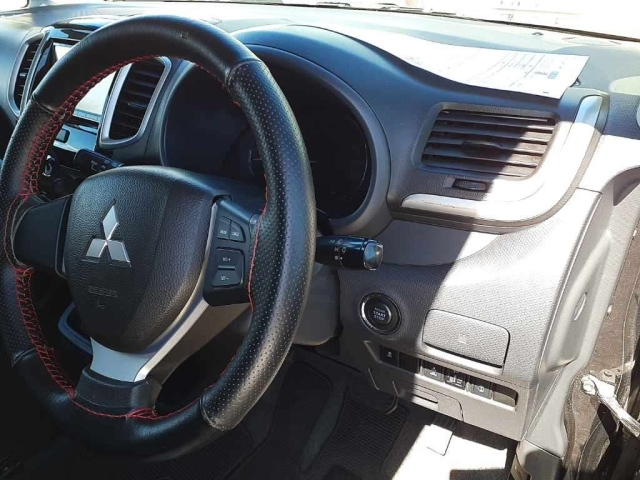 MITSUBISHI DELICA D2 2014