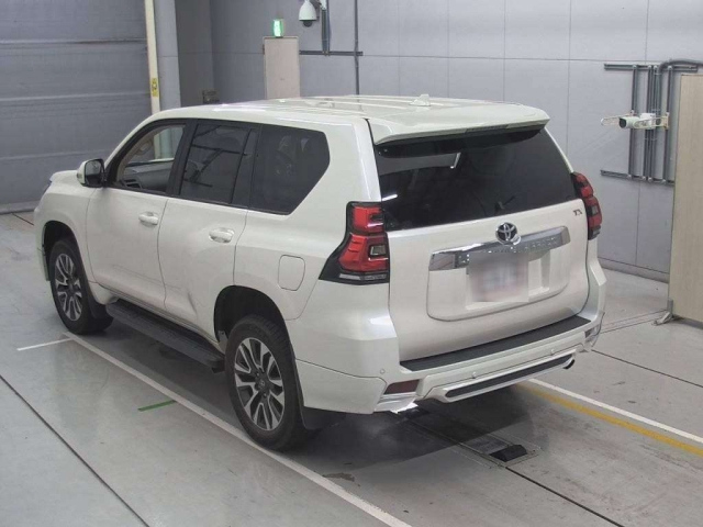 TOYOTA LAND CRUISER PRADO 2022