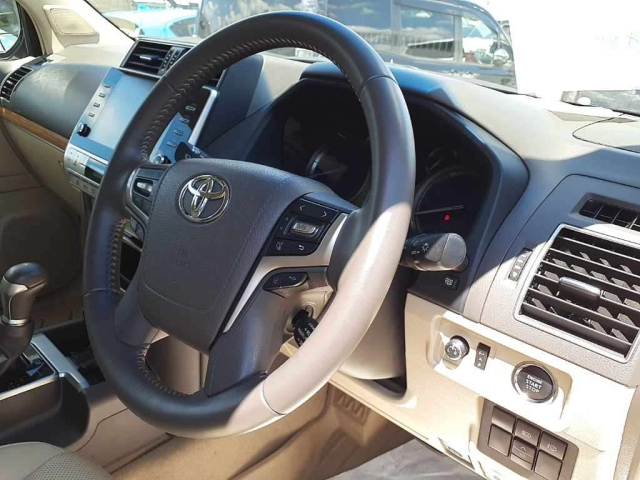TOYOTA LAND CRUISER PRADO 2022