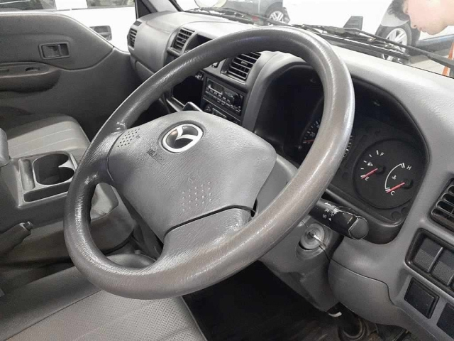 MAZDA BONGO VAN 2013