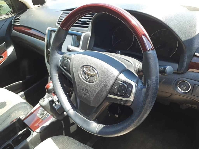 TOYOTA PREMIO 2019