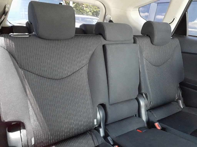 TOYOTA PRIUS ALPHA 2019