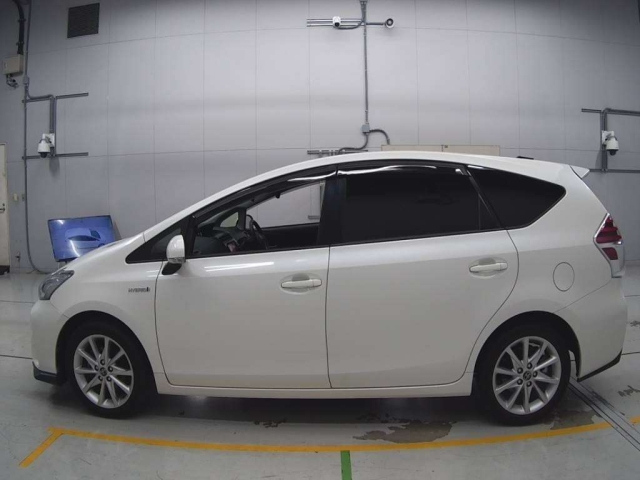 TOYOTA PRIUS ALPHA 2019