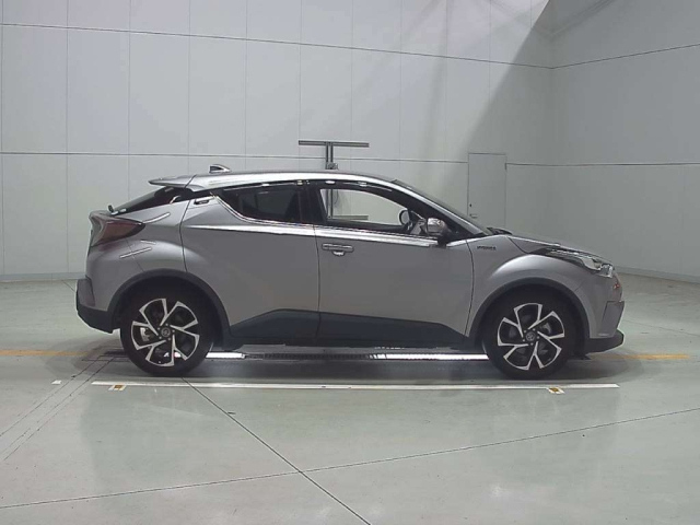 TOYOTA C-HR 2017