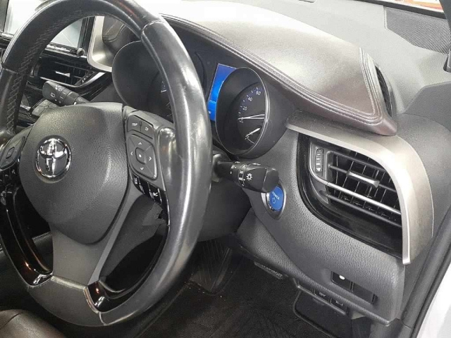 TOYOTA C-HR 2017