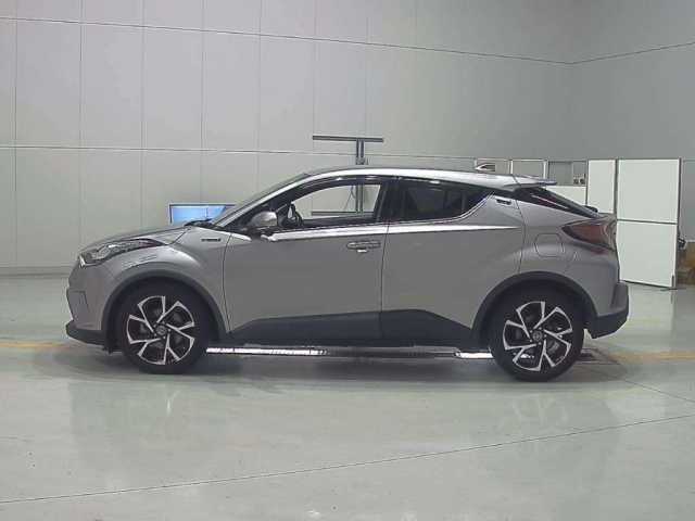 TOYOTA C-HR 2017