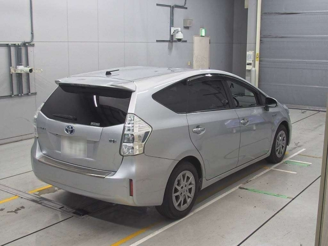 TOYOTA PRIUS ALPHA 2013