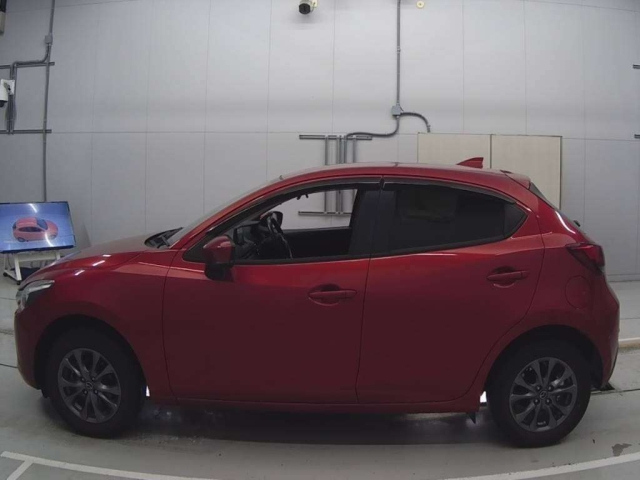 MAZDA DEMIO 2016