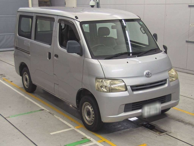 TOYOTA TOWN ACE VAN 2010