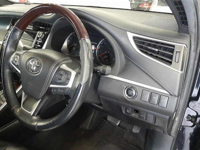 TOYOTA HARRIER 2014