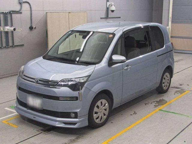 TOYOTA SPADE 2013